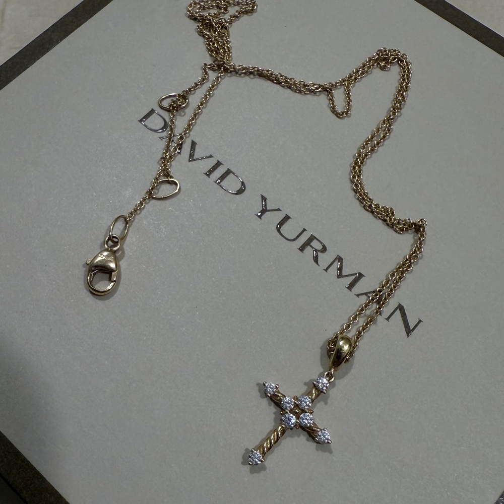 David Yurman Petite Modern Renaissance Cross Pendant Necklace - Picture 2 of 4